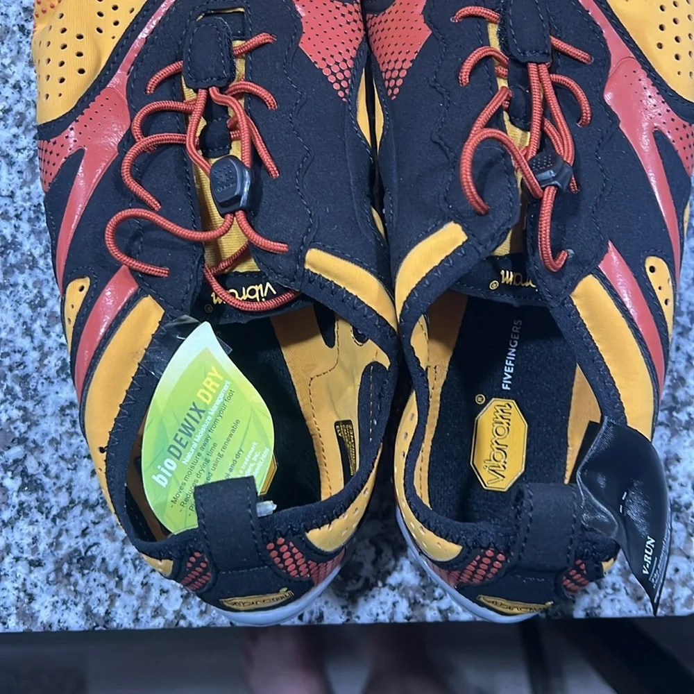 Vibram fiver finger V- run (training) shoes - never worn - Picture 10 of 12